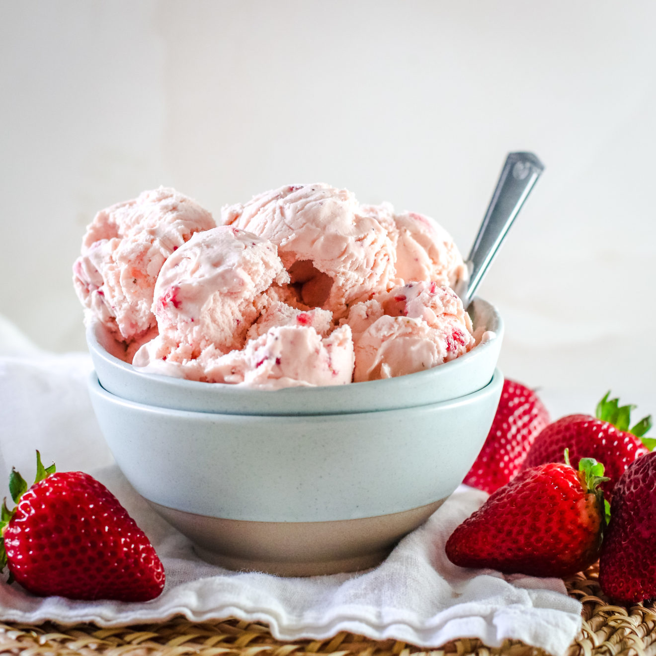 Homemade Strawberry Ice Cream - Lolo Home Kitchen