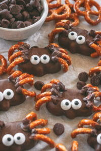 Make these cute and spooky Reese’s Peanut Butter Cup Spiders for Halloween! An easy no-bake recipe with candy eyes, pretzels, and peanut butter cups—perfect for parties or kids’ treats
